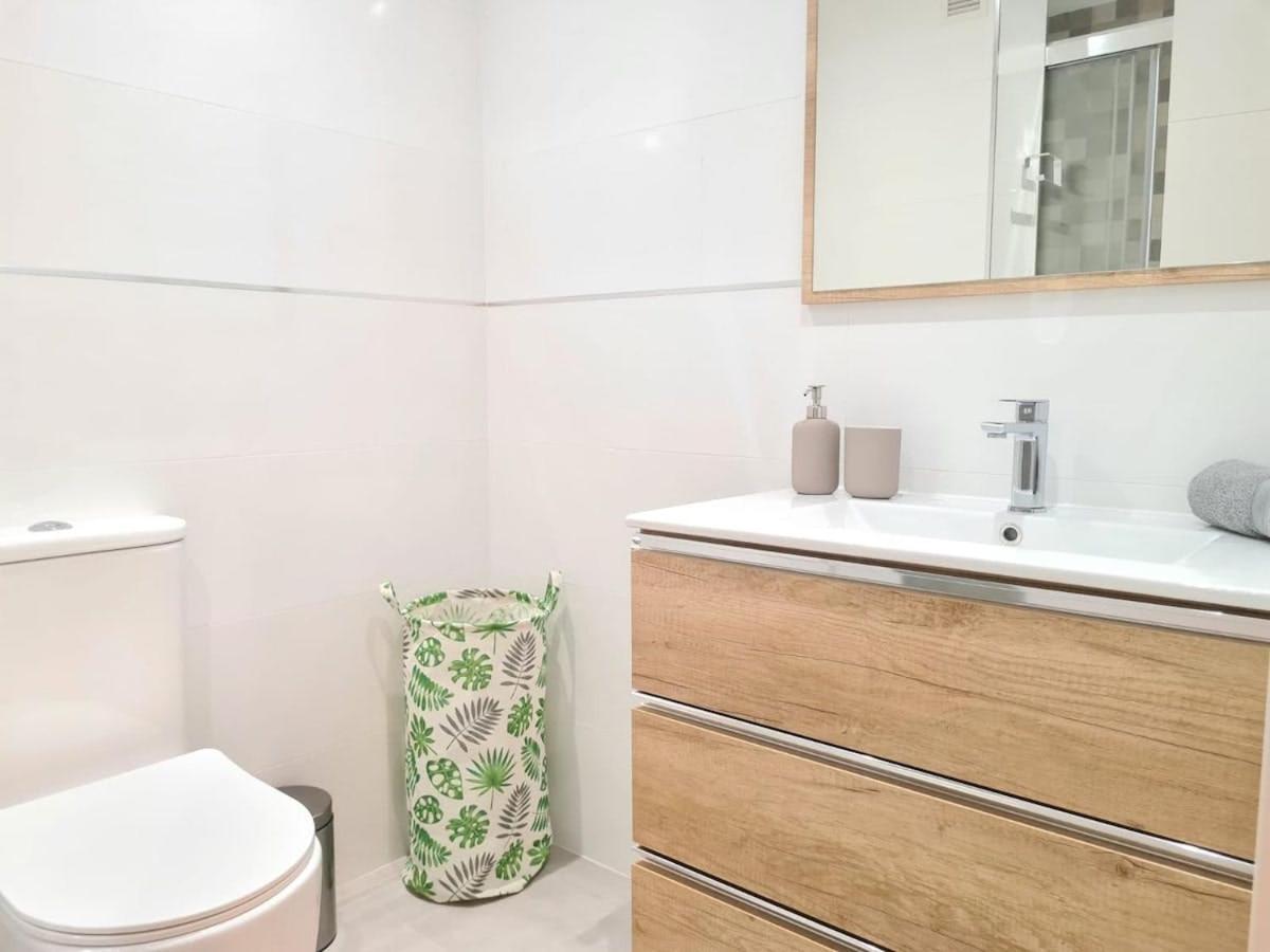Moderno Y Con Estilo En La Carihuela Torremolinos